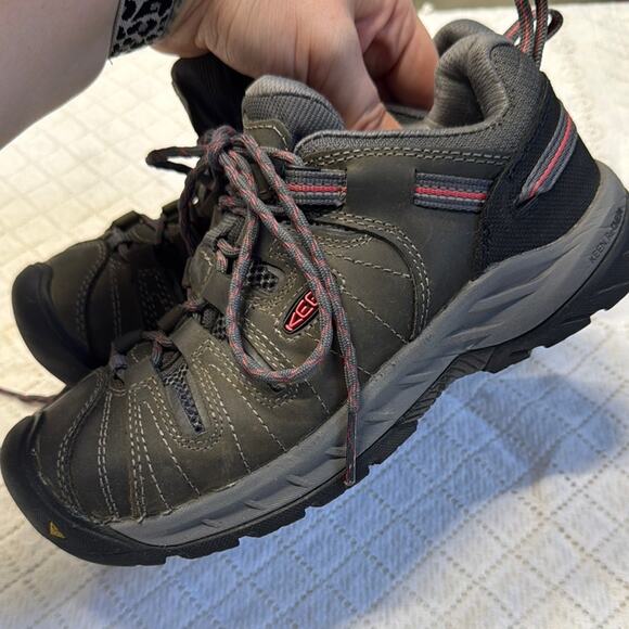 Keen Athletic Shoes Gray and Pink with Steel Toe & Dr Scholls Inserts - Picture 8 of 10